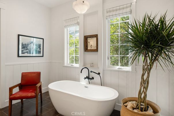 Bathroom, Free Standing Baths, Interior, Pendant Lights