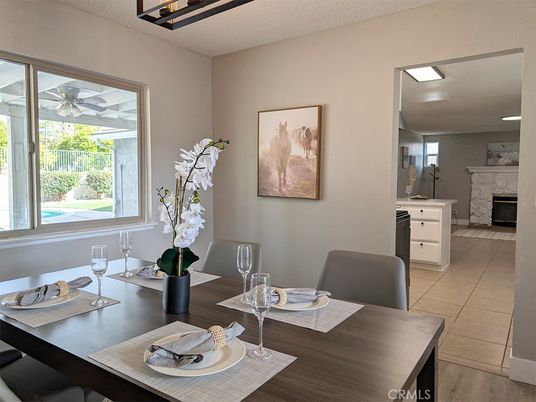 Dining room, Fireplace, Interior