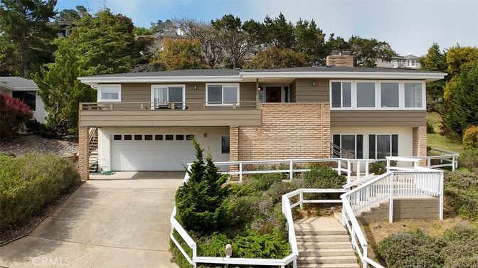 Attached, Exterior, Facade, Raised Ranch