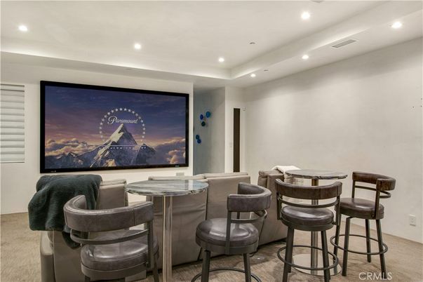 Interior, Projection Screen, Recessed Lighting, Theatre Room
