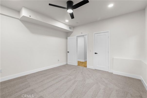 Empty room, Interior, Recessed Lighting