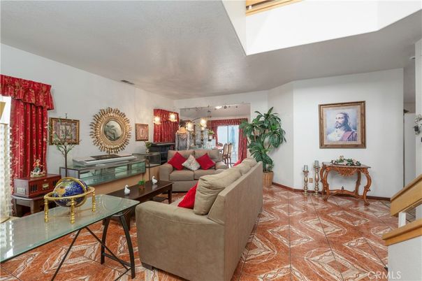 Chandelier, Dining room, Interior, Living room