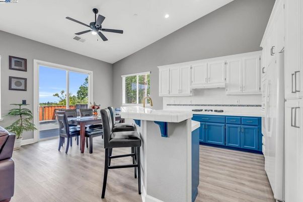 Dining room, Interior, Kitchen, Recessed Lighting, Wood Texture Flooring