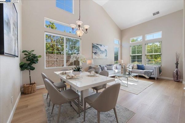 Chandelier, Dining room, Interior, Living room, Pendant Lights, Wood Texture Flooring