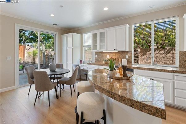 Dining room, Interior, Kitchen, Recessed Lighting, Wood Texture Flooring
