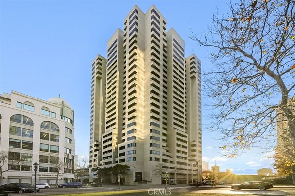 Exterior, Facade, Condo Building