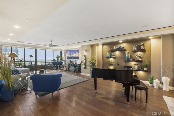Interior, Living room, Piano, Recessed Lighting, Wood Texture Flooring