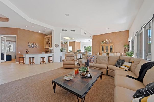 Chandelier, Dining room, Interior, Living room, Pendant Lights, Recessed Lighting