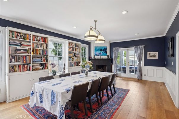 Dining room, Fireplace, Interior, Pendant Lights, Recessed Lighting, Wood Texture Flooring