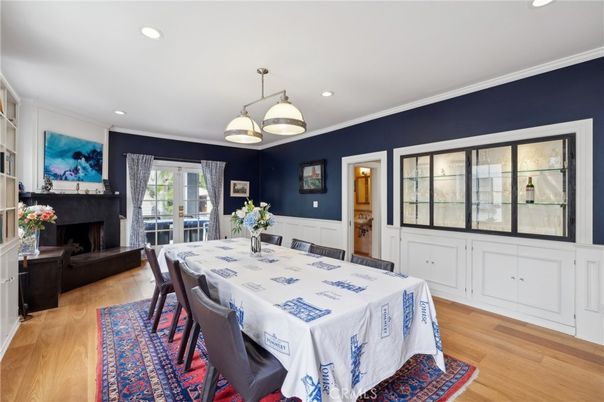 Dining room, Fireplace, Interior, Pendant Lights, Recessed Lighting, Wood Texture Flooring