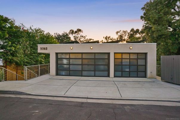 Detached Garage, Exterior