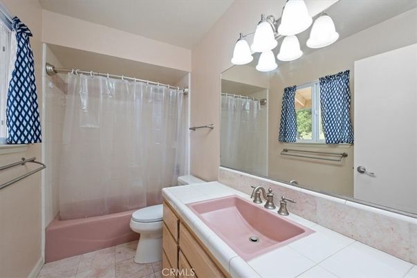 Bathroom, Interior, Tile Countertops