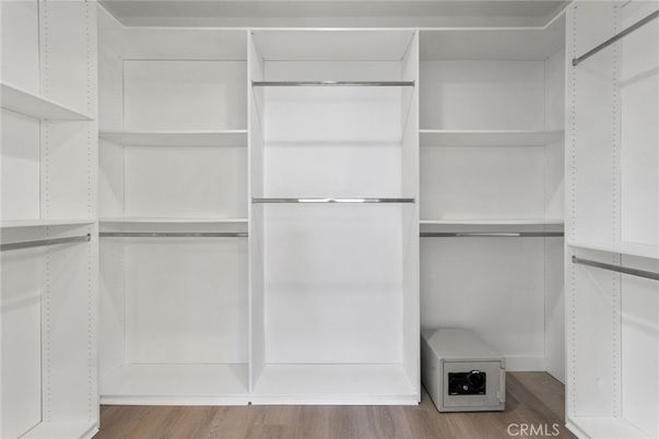 Interior, Walk-in Closets, Wood Texture Flooring