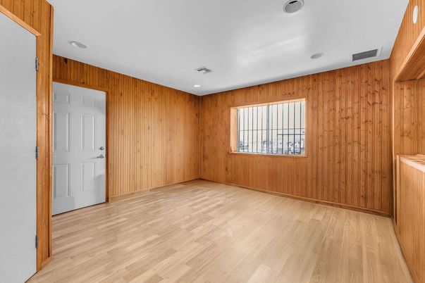 Empty room, Interior, Recessed Lighting, Wood Texture Flooring, Wooden Walls