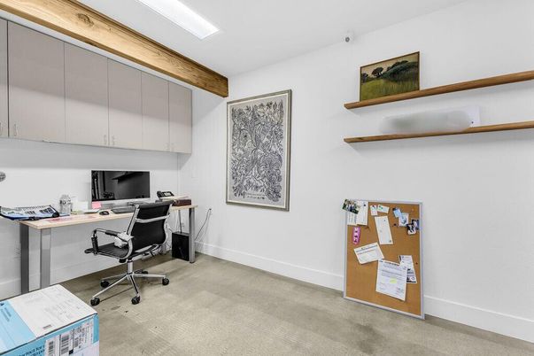 Home Office, Interior