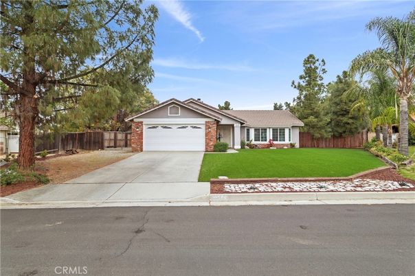 Attached, Exterior, Facade, Brick Facade, Ranch