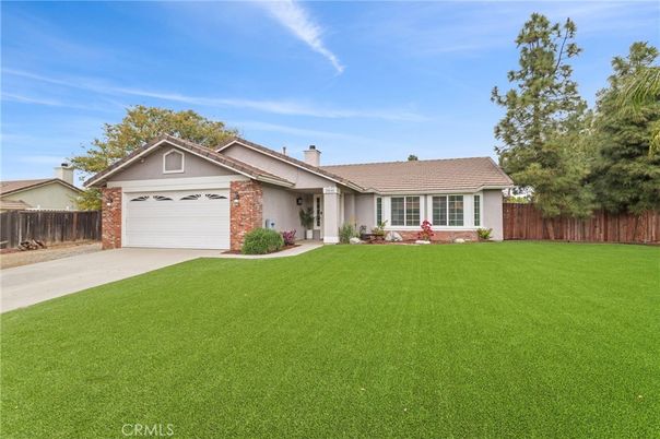 Attached, Backyard, Exterior, Facade, Brick Facade, Ranch