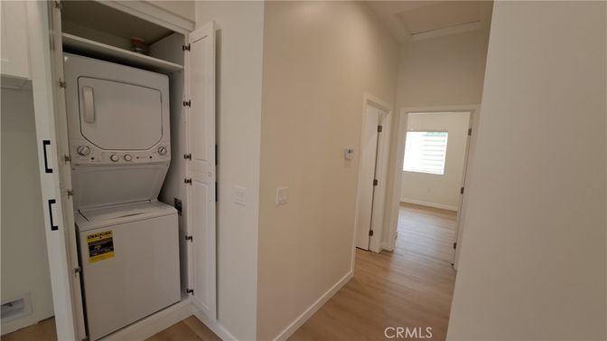 Interior, Utility Closets, Washer, Wood Texture Flooring