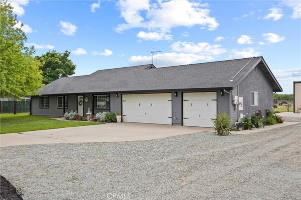 Attached, Exterior, Facade, Ranch