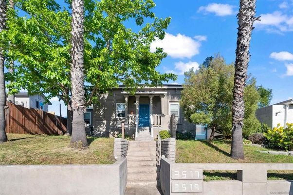 Backyard, Exterior, Facade, Modern