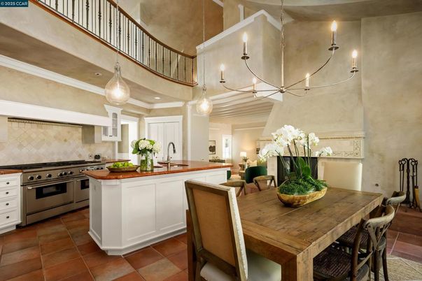 Dining room, Interior, Kitchen, Pendant Lights, Stainless Steel Appliances