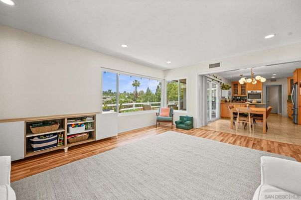Chandelier, Dining room, Interior, Kitchen, Pendant Lights, Recessed Lighting, Wood Texture Flooring
