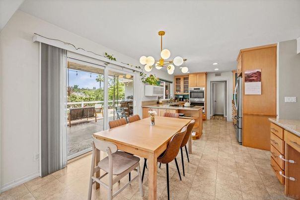 Chandelier, Dining room, Interior, Kitchen, Recessed Lighting, Stainless Steel Appliances