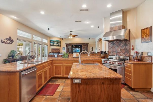Dining room, Interior, Recessed Lighting