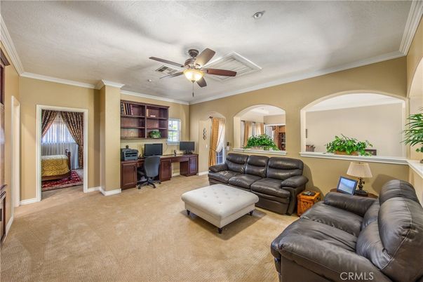 Home Office, Interior