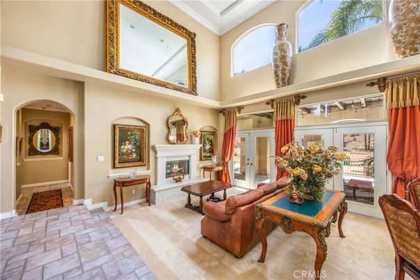 Fireplace, Interior, Living room