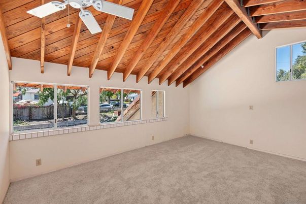 Empty room, Interior, Wooden Beams, Wooden Ceilings