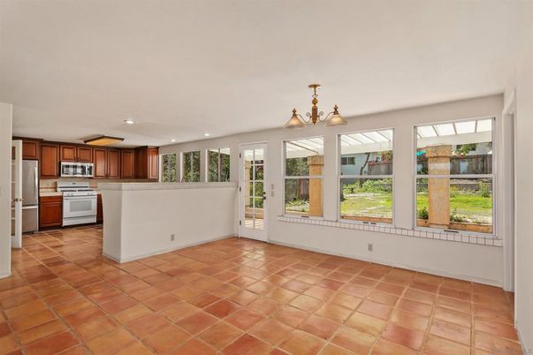 Chandelier, Interior, Kitchen, Recessed Lighting, Stainless Steel Appliances