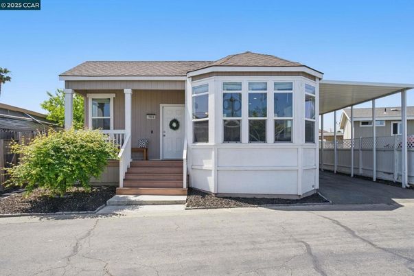 Exterior, Facade, None