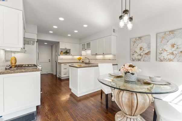 Dining room, Interior, Kitchen, Pendant Lights, Recessed Lighting, Wood Texture Flooring