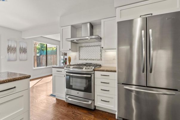 Interior, Kitchen, Stainless Steel Appliances, Wood Texture Flooring