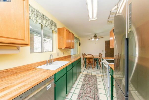 Dining room, Interior, Kitchen, Stainless Steel Appliances