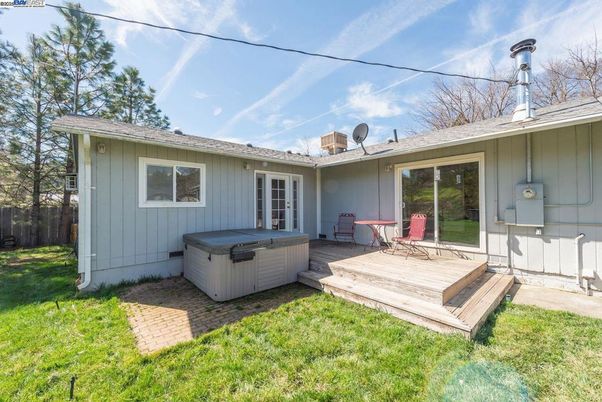 Backyard, Exterior, Hot Tub