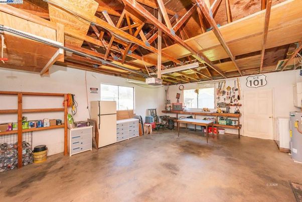 Garage, Interior, Wooden Beams, Wooden Ceilings