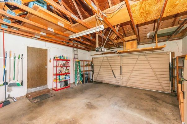 Garage, Interior, Wooden Beams, Wooden Ceilings