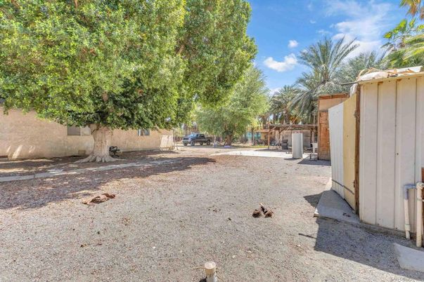 Backyard, Exterior