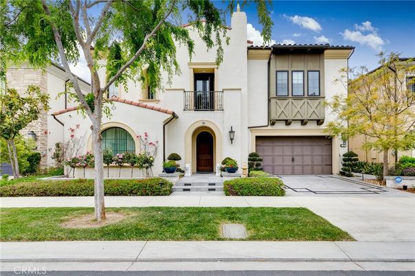 Attached, Exterior, Facade, Spanish Mediterranean