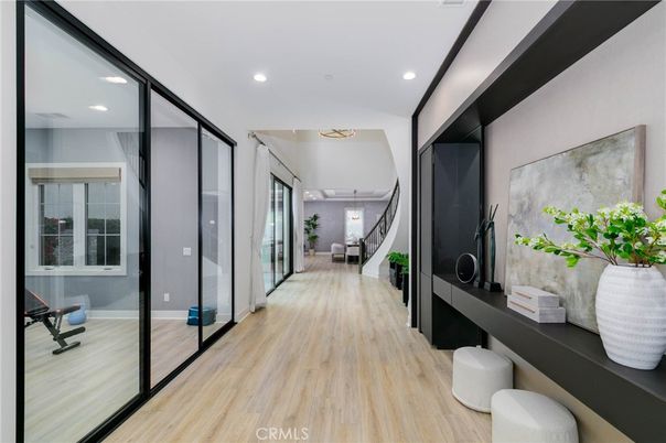 Interior, Recessed Lighting, Wood Texture Flooring