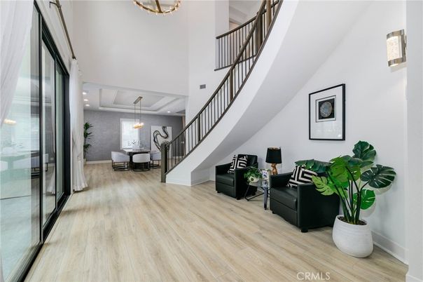 Chandelier, Dining room, Interior, Pendant Lights, Recessed Lighting, Wood Texture Flooring