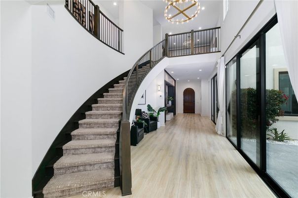 Interior, Pendant Lights, Recessed Lighting, Wood Texture Flooring