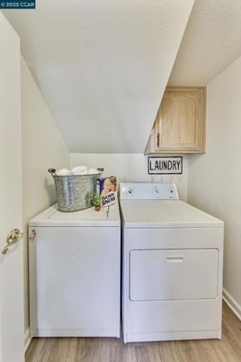 Interior, Utility Closets, Washer, Wood Texture Flooring