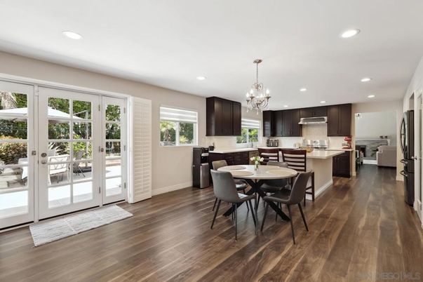 Chandelier, Dining room, Interior, Kitchen, Recessed Lighting, Wood Texture Flooring