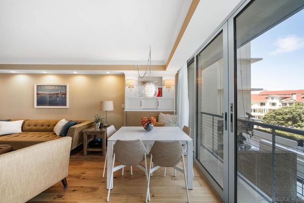 Dining room, Interior, Living room, Pendant Lights, Recessed Lighting, Wood Texture Flooring
