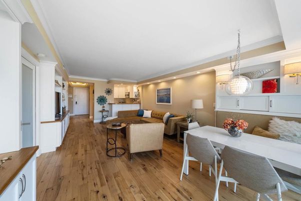 Dining room, Interior, Kitchen, Living room, Pendant Lights, Recessed Lighting, Wood Texture Flooring