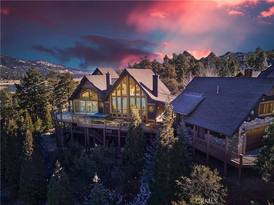 Exterior, Facade, Log Home