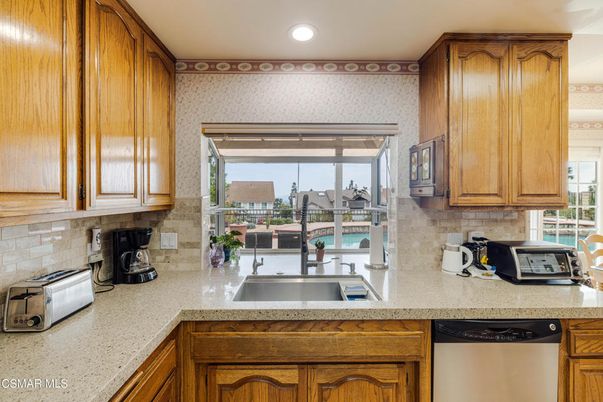Interior, Kitchen, Recessed Lighting, Water